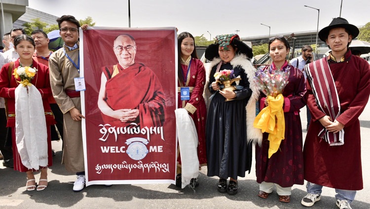 Some of the thousands of well-wishers waiting to greet His Holiness the Dalai Lama on his arrival at the airport in New Delhi, India on April 19, 2023. Photo by Tenzin Jigme Taydeh | CTA