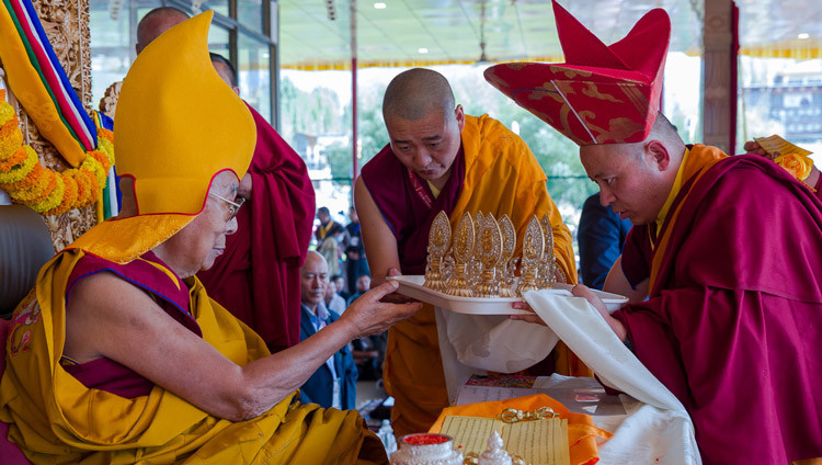 Drukpa Thuksey Rinpoche presenting traditional offerings to His Holiness the Dalai Lama during the Long Life Offering Ceremony at Shewatsel Teaching Ground in Leh, Ladakh, India on August 30, 2026. Photo by Tenzin Choejor