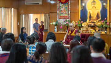 Interacting with Vietnamese Business Leaders, Artists and Intellectuals 