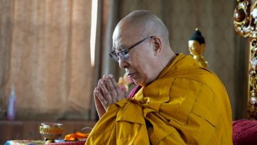 期間限定お値下げ！早い者勝ち！　ＴＨＥ　ＤＡＬＡＩ　ＬＡＭＡ Western Mass celebrates Dalai Lama's 88th birthday