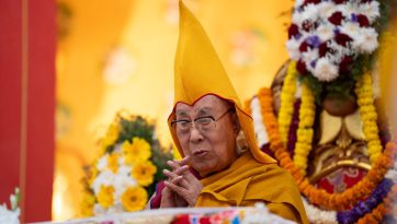 期間限定お値下げ！早い者勝ち！　ＴＨＥ　ＤＡＬＡＩ　ＬＡＭＡ Today Is the Right Day - Dalai Lama-Paperweight – Sugarboo & Co