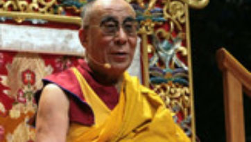 His Holiness praises Kalon Tripa's new policy on education