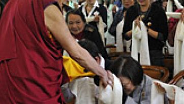 His Holiness the Dalai Lama Meets Vietnamese Group for Discussion