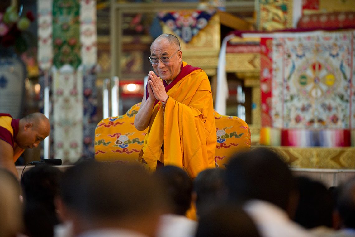 Day5 Hh Greet Indian Buddhist Before Talk Yesterday