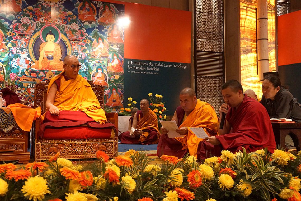 Буддисты это кто. Будда Далай лама. Далай лама праздник. Рождение Далай-ламы праздник. Буддизм Махаяны в Бурятии.