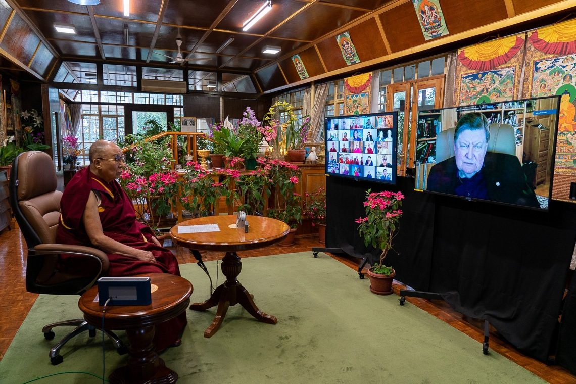 Prof. Svyatoslav Medvedev opening the dialogue with his Holiness