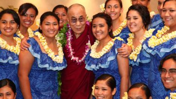 Short Video of His Holiness's Arrival in Hawaii