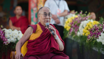 Talk to Westerners Attending Teachings at Tashi Lhunpo