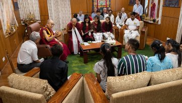 Meeting with Tong-Len Students and Staff