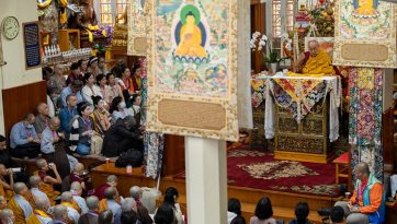 Chandrakirti's "Entering the Middle Way" in Conjuntion with the "Autocommentary"